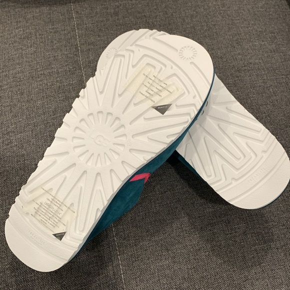 NWOB Ugg Kenton slippers cozy winter casual Sherpa fur classy size 9/42 European - Picture 8 of 10